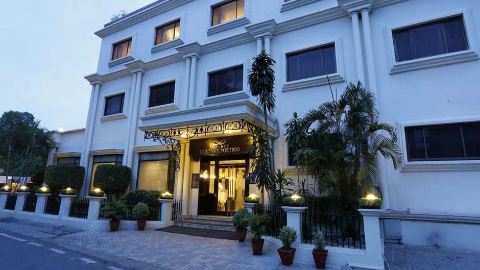 La Place Sarovar Portico Lucknow Exterior