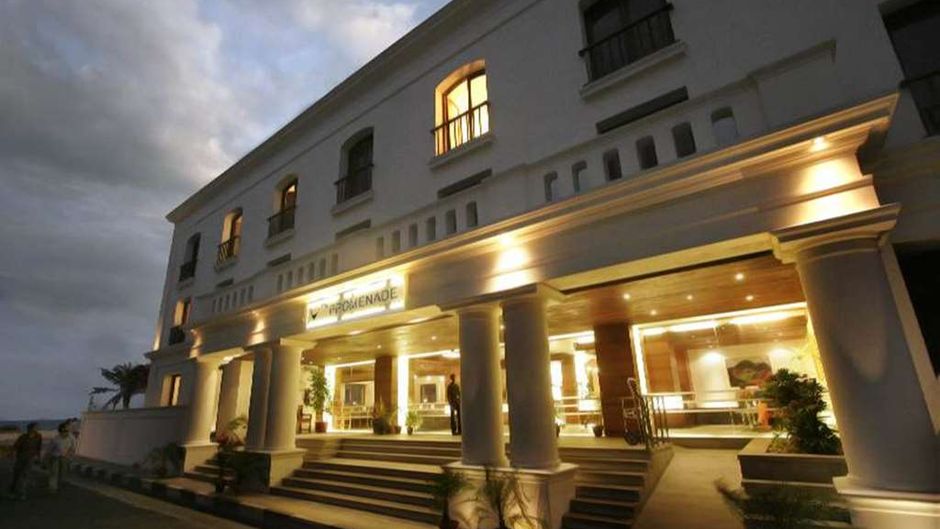 The Promenade Hotel Exterior