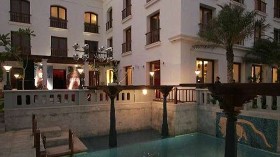The Promenade Hotel Pool