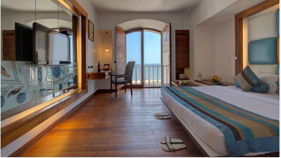 The Promenade Hotel Room
