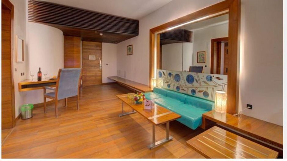 The Promenade Hotel Suite