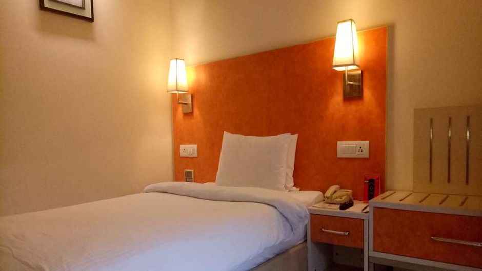 Aditya Hometel Room