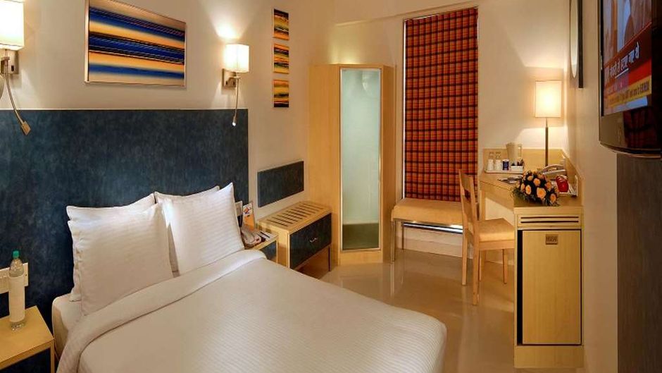 Aditya Hometel Room