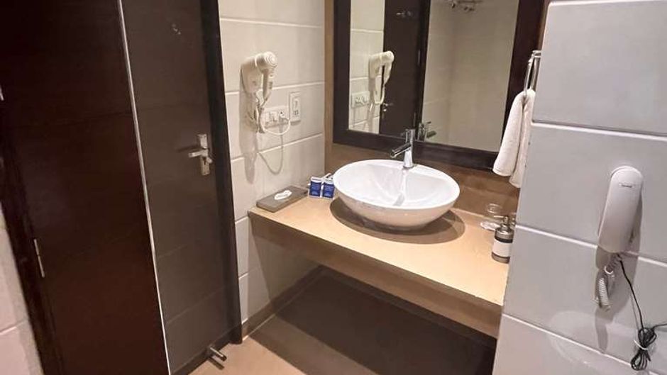 Ambrosia Sarovar Portico Room