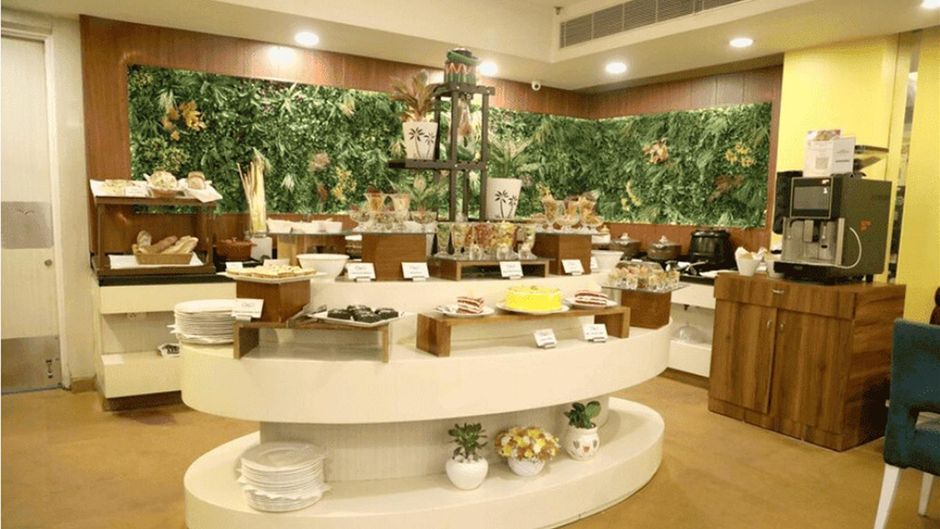 Sarovar Portico Naraina Restaurant