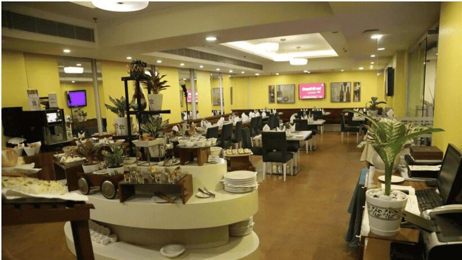 Sarovar Portico Naraina Restaurant