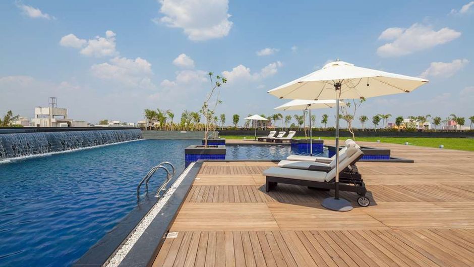 Balaji Sarovar Premiere Pool