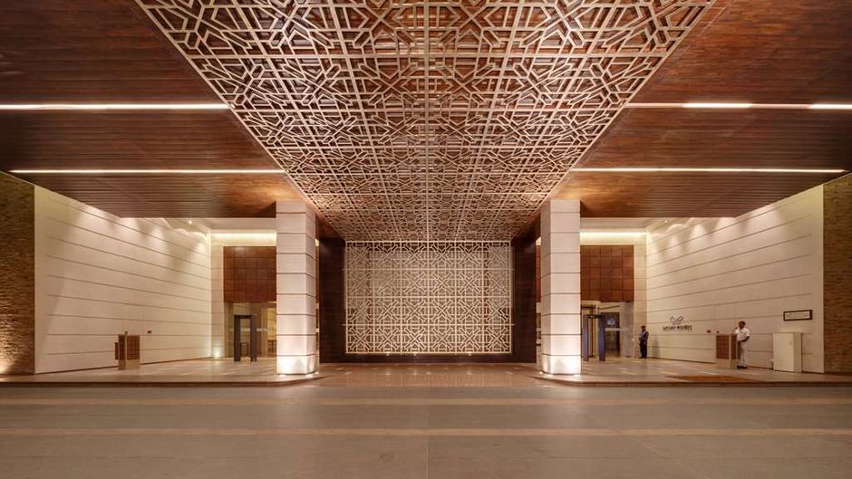 Balaji Sarovar Premiere Exterior