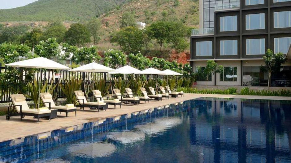 Marasa Sarovar Premiere Pool