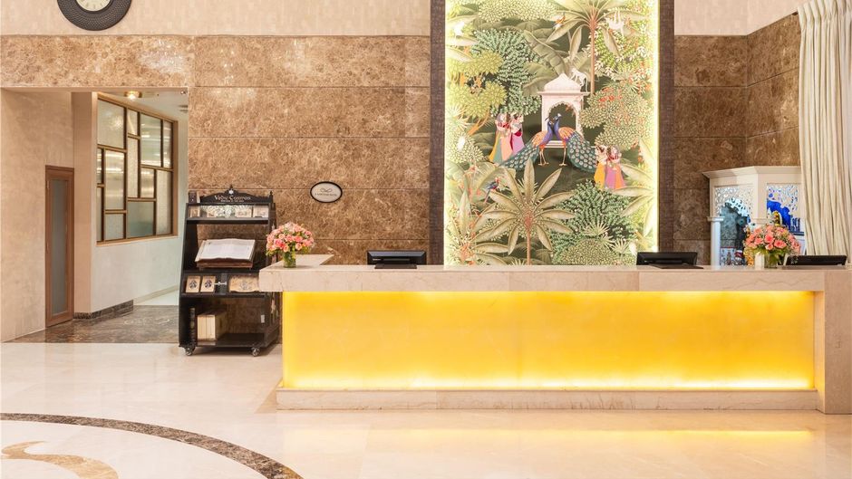Nidhivan Sarovar Portico Lobby