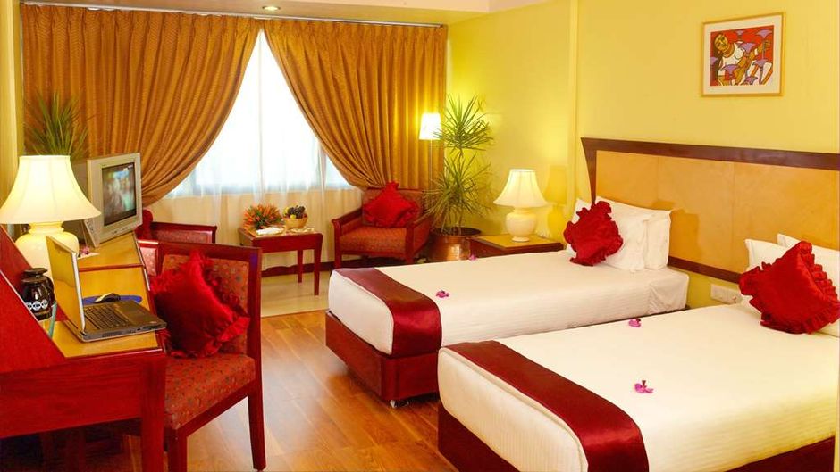 Classic Sarovar Portico Room