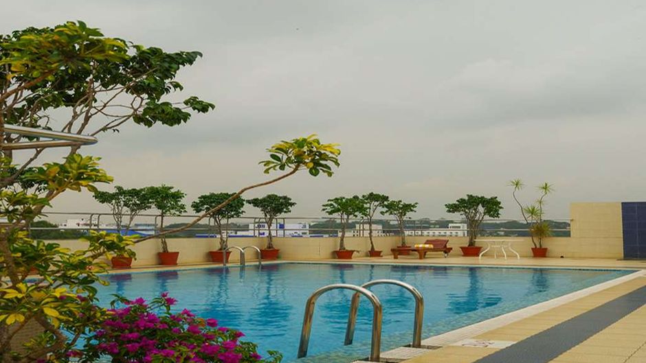 Classic Sarovar Portico Pool