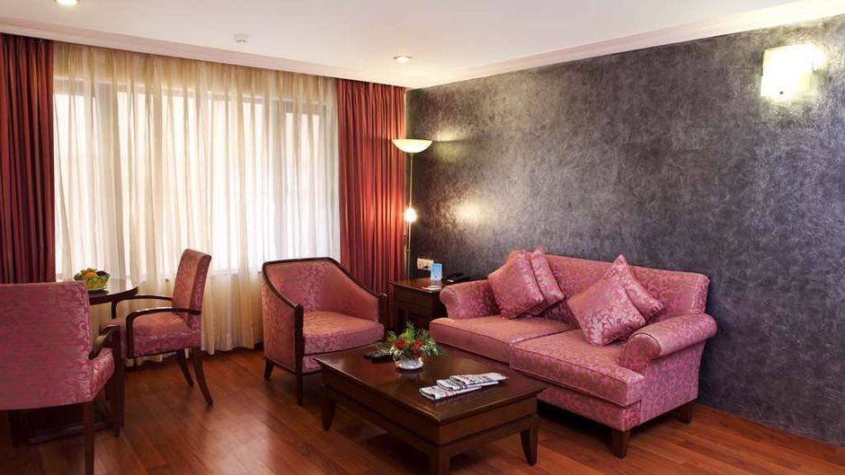 Le Lac Sarovar Portico Ranchi Suite