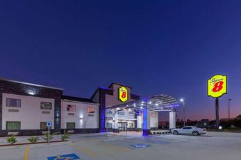 Super 8 by Wyndham Kingwood