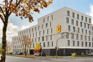 Super 8 by Wyndham Augsburg