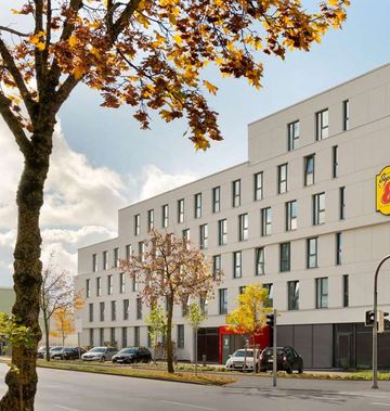 Super 8 by Wyndham Augsburg