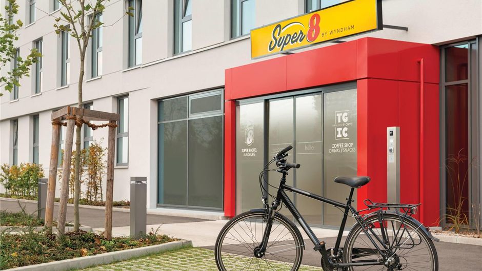 Super 8 by Wyndham Augsburg Exterior
