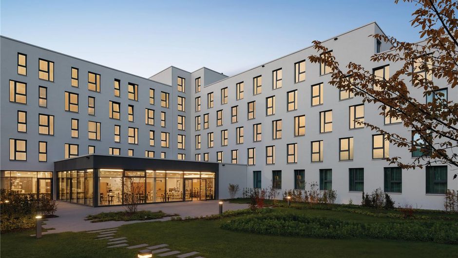 Super 8 by Wyndham Augsburg Exterior