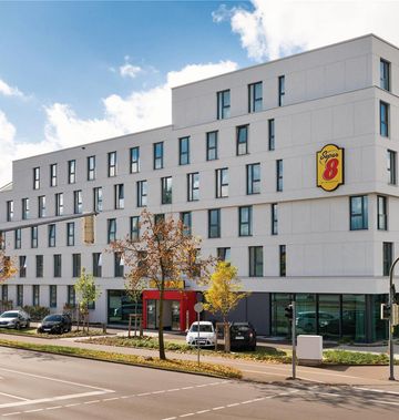 Super 8 by Wyndham Augsburg