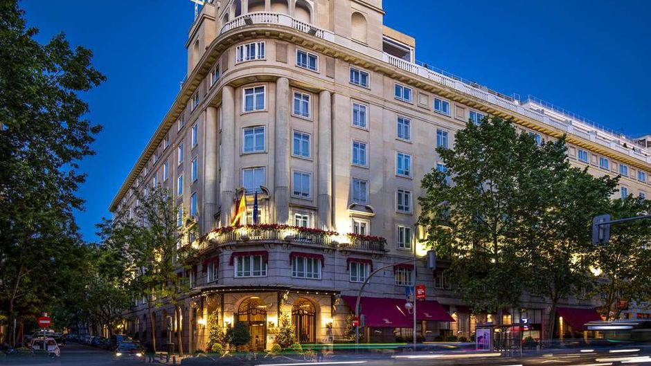 Wellington Hotel Exterior