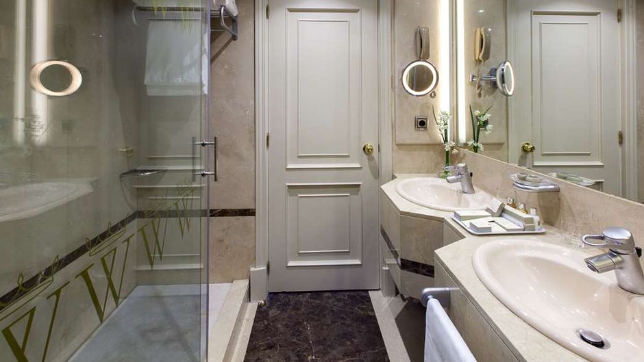 Wellington Hotel Suite