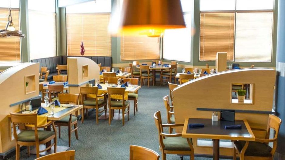 Royal Hotel West Edmonton Trademark Coll Restaurant