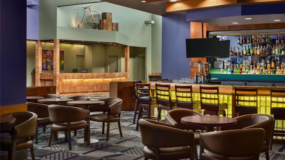 Royal Hotel West Edmonton Trademark Coll Lobby
