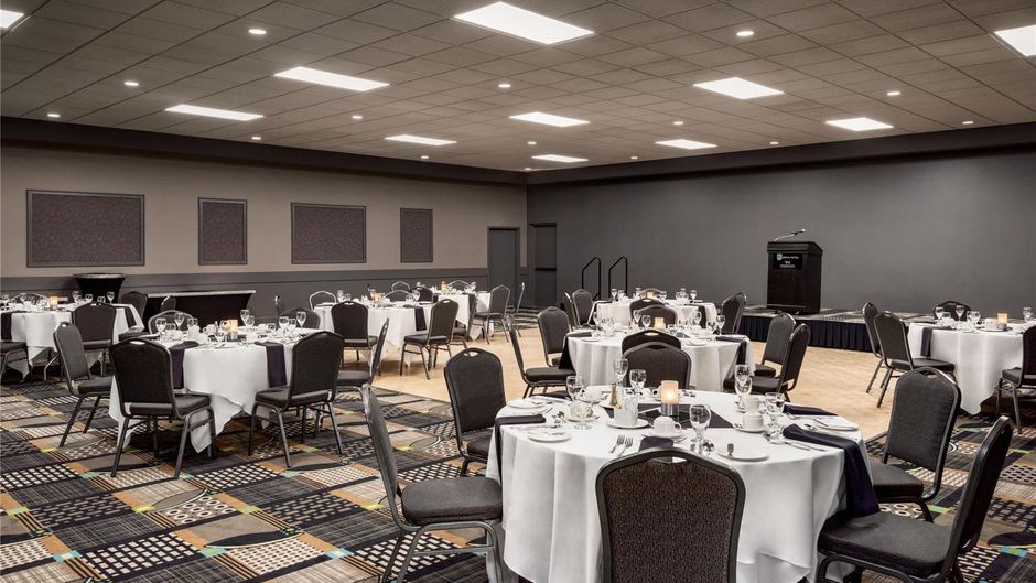 Royal Hotel West Edmonton Trademark Coll Ballroom