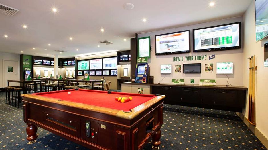 Nightcap at Shoppingtown Hotel Recreation