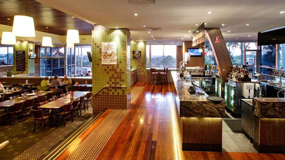 Nightcap at Shoppingtown Hotel Restaurant