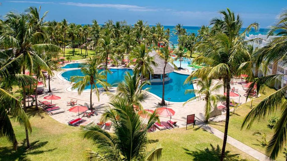 PrideInn Paradise Beach Hotel Pool