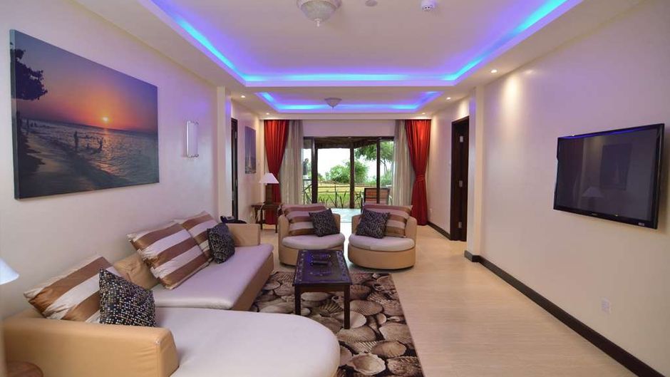 PrideInn Paradise Beach Hotel Suite