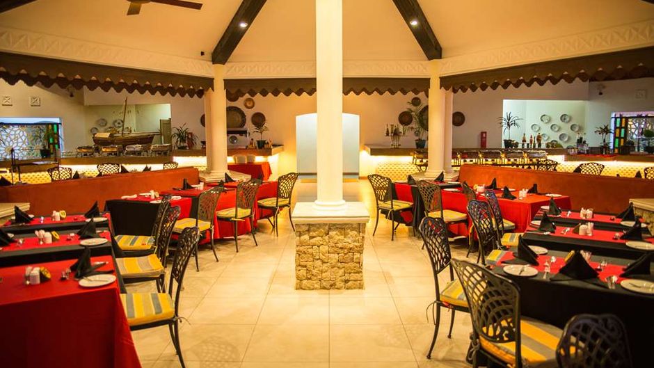 PrideInn Paradise Beach Hotel Restaurant