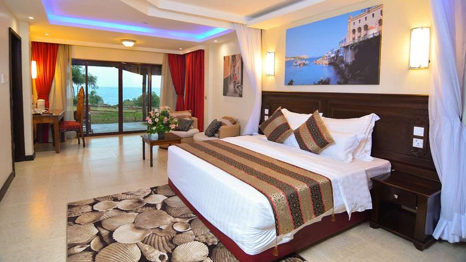 PrideInn Paradise Beach Hotel Suite