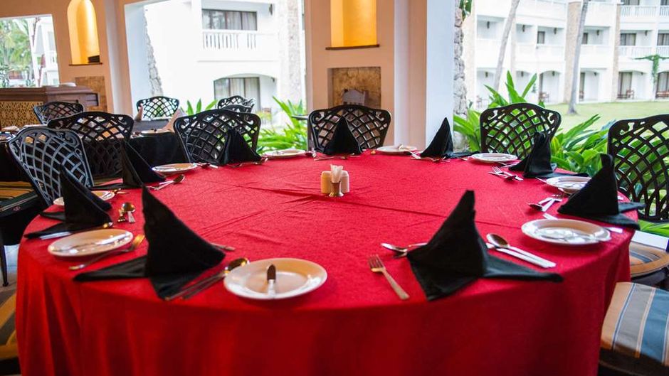 PrideInn Paradise Beach Hotel Restaurant