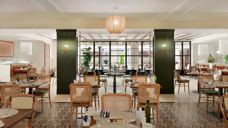 H10 Casa De La Plata Restaurant