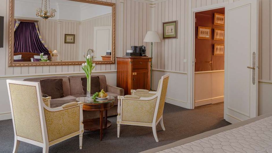 Hotel Napoleon Room