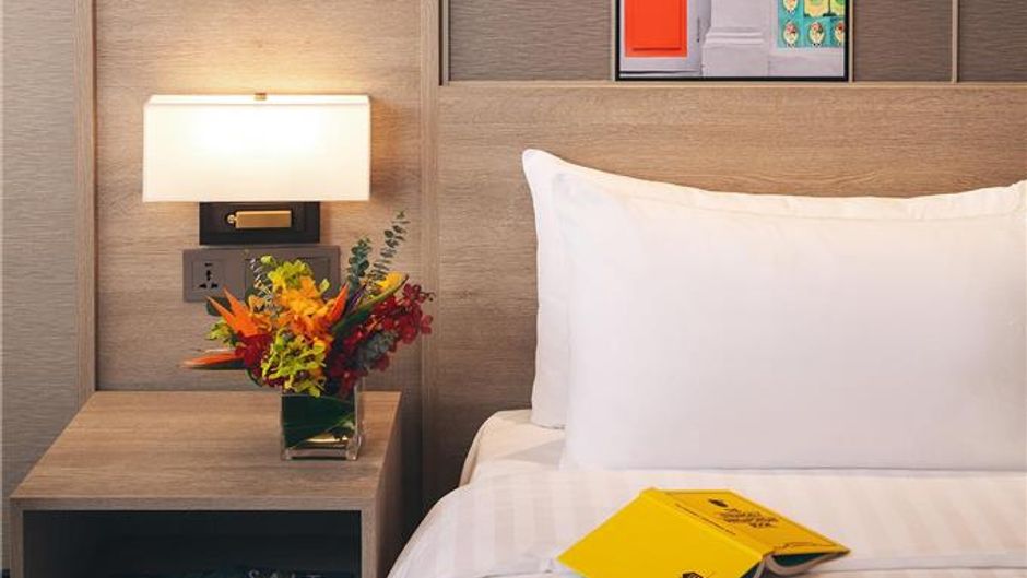 Royal Plaza on Scotts Room