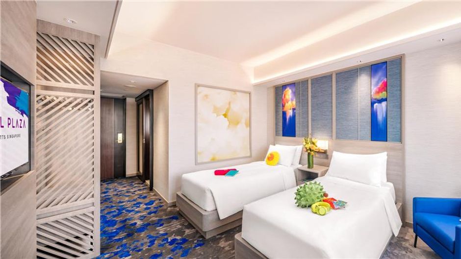 Royal Plaza on Scotts Room