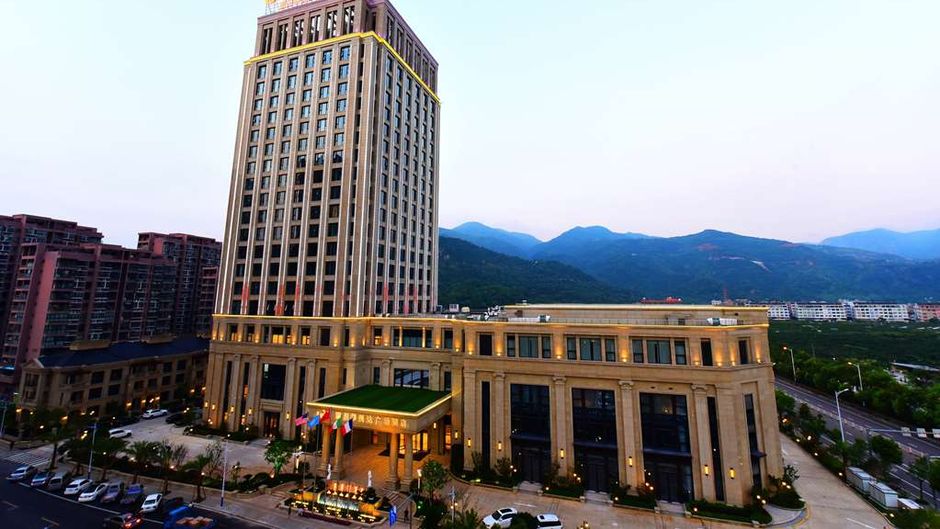 Ramada Plaza by Wyndham Wenzhou Exterior