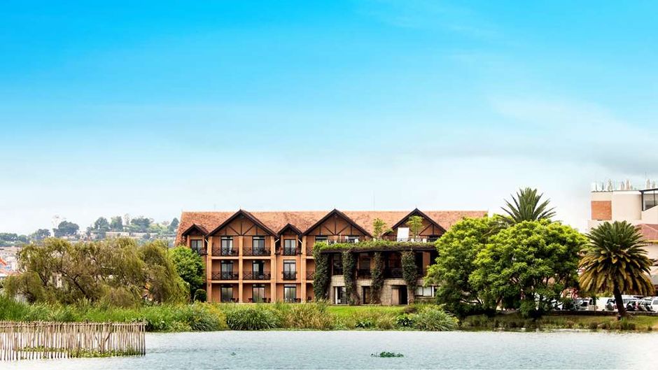Radisson Hotel Tamboho Waterfront Antana Exterior