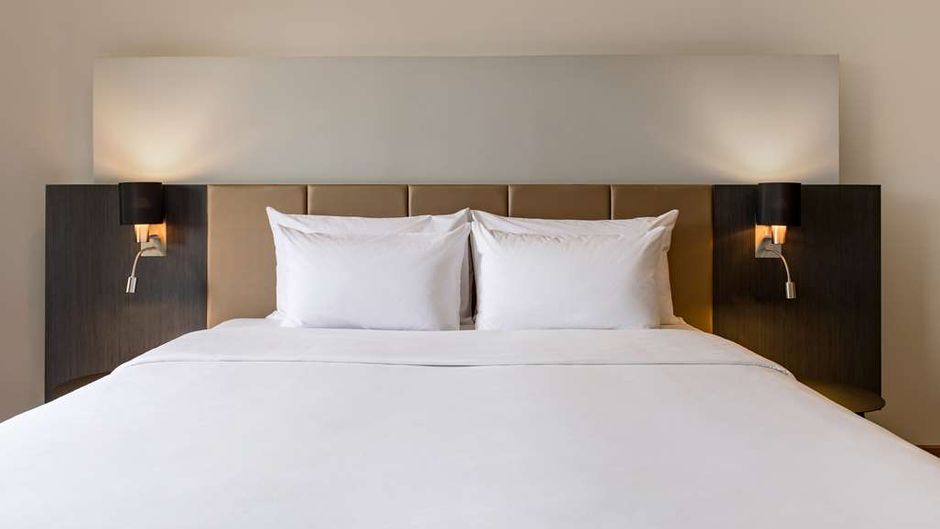 Radisson Hotel Tamboho Waterfront Antana Room