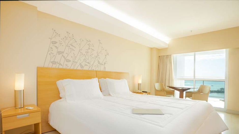 Golden Tulip Macae Room