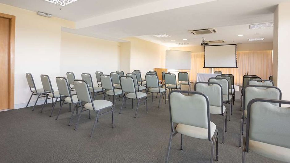 Golden Tulip Macae Meeting