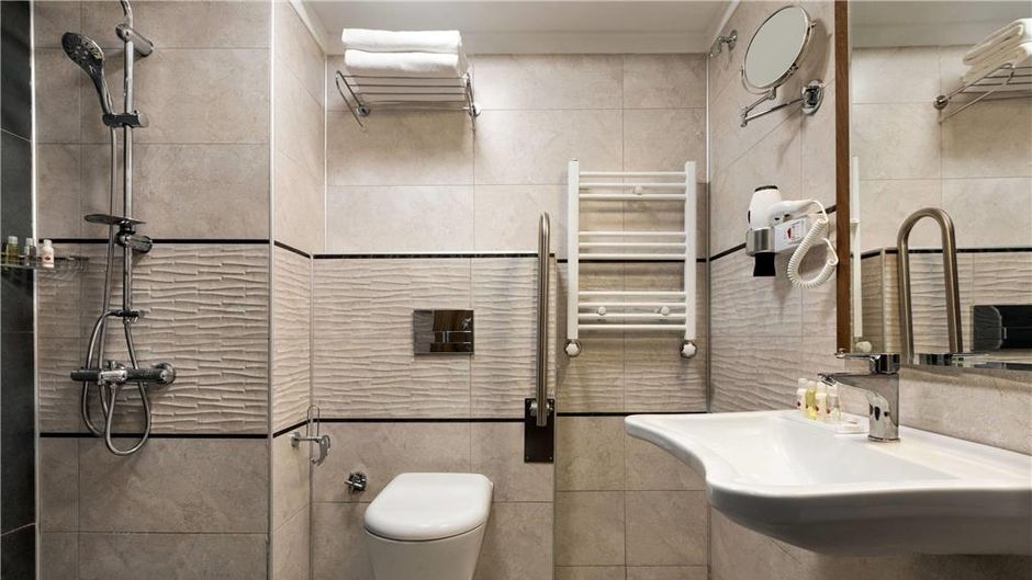 Ramada by Wyndham Van Room