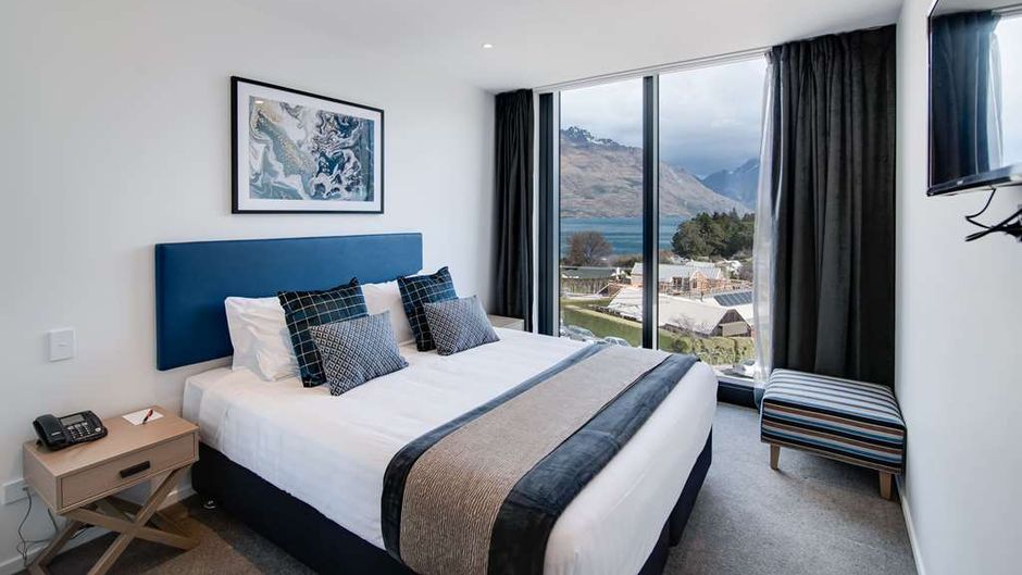 Ramada By Wyndham Queenstown Central Room