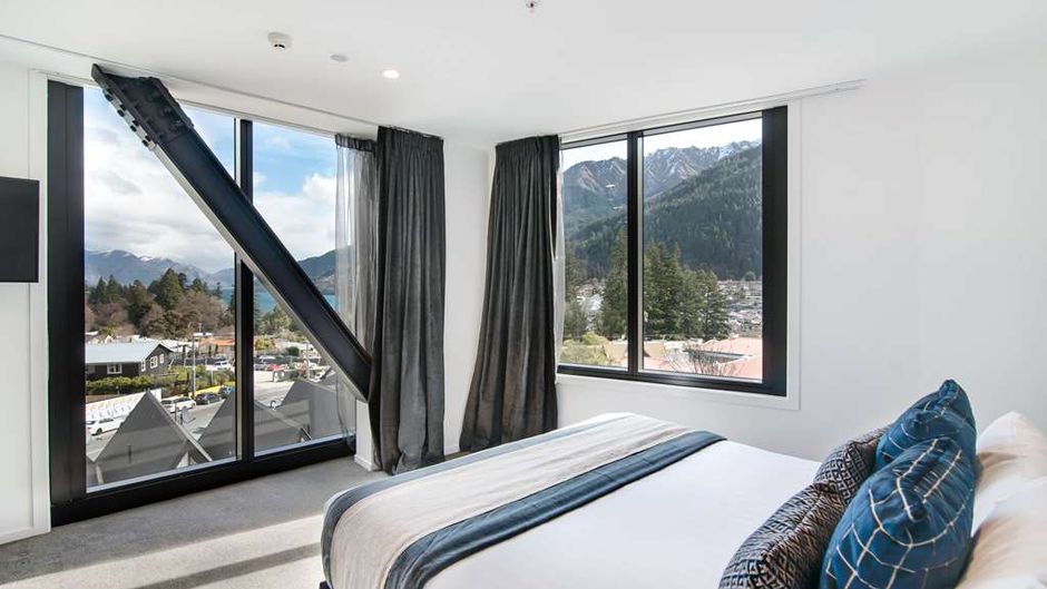 Ramada By Wyndham Queenstown Central Room