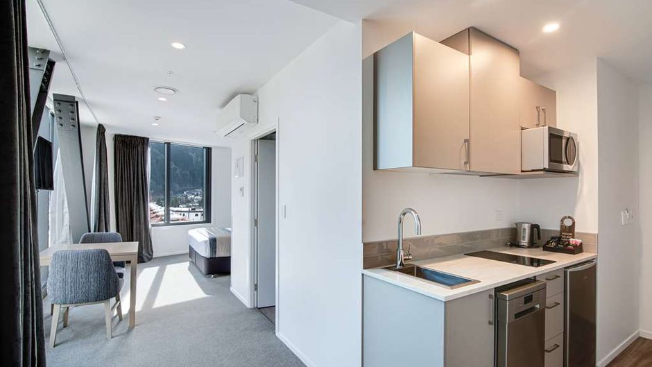 Ramada By Wyndham Queenstown Central Room