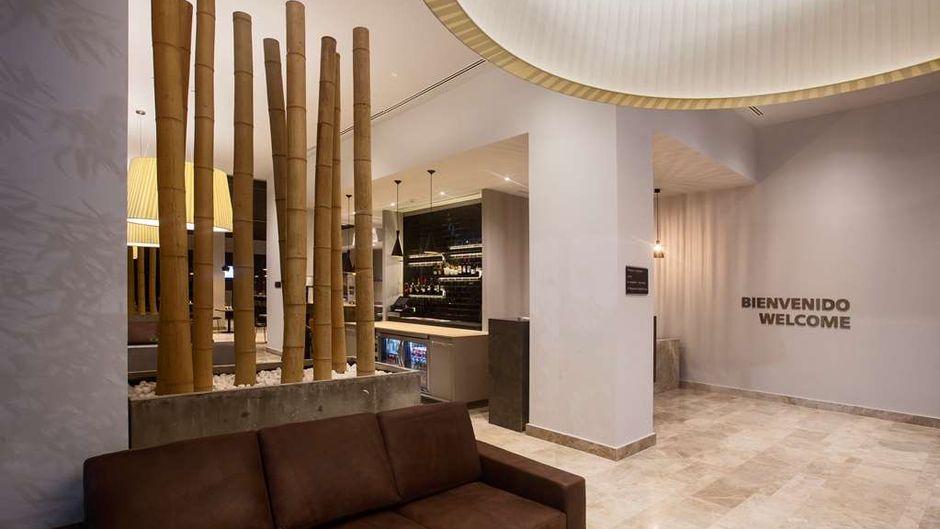 Hampton by Hilton David Lobby