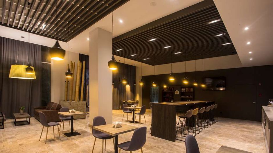 Hampton by Hilton David Lobby